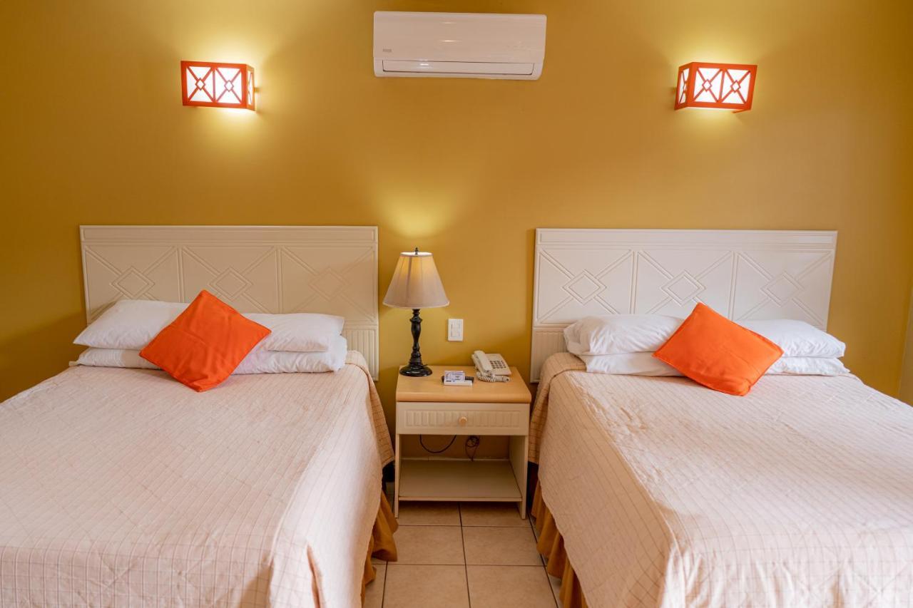 Hotel Casona Del Lago Flores Dış mekan fotoğraf