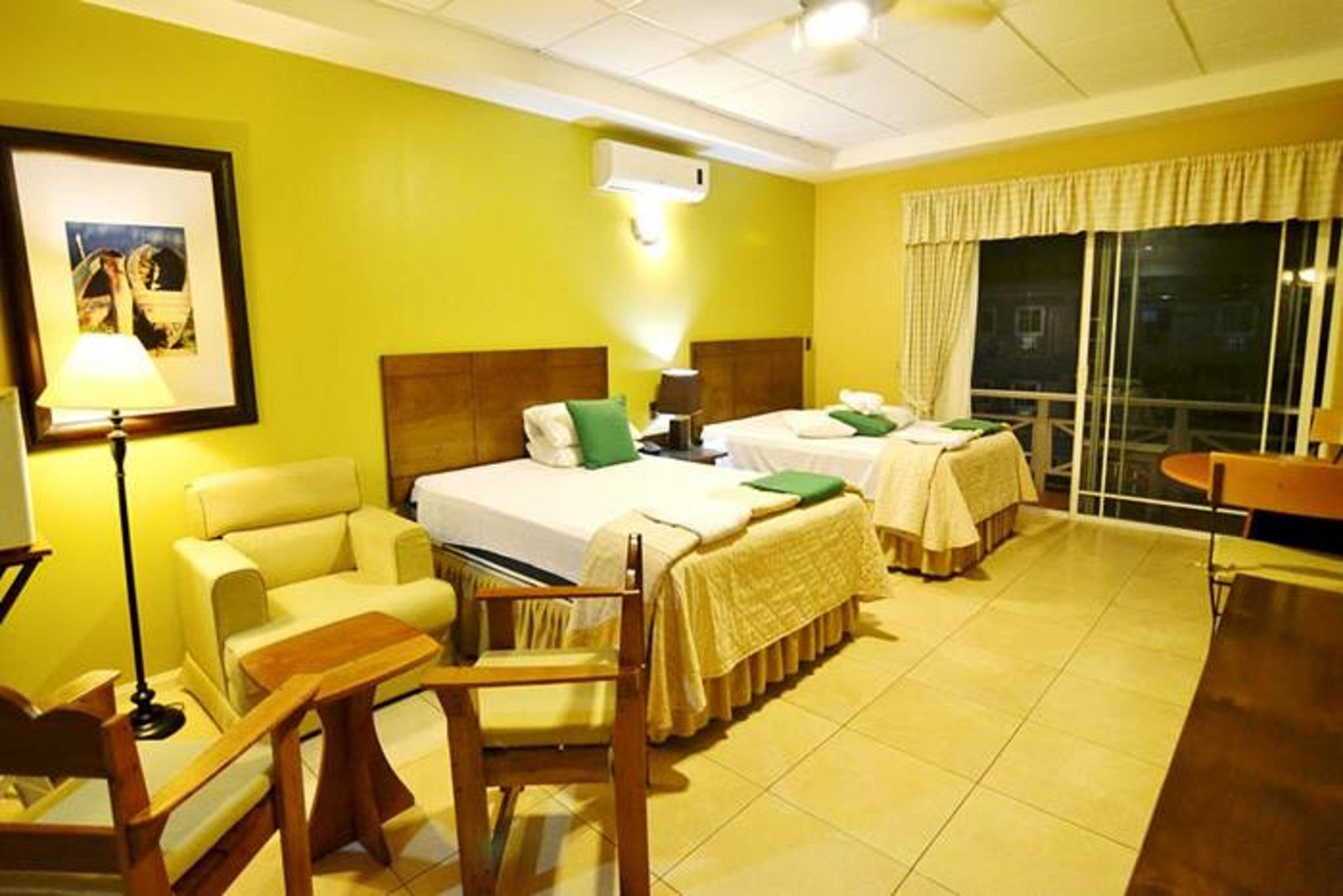 Hotel Casona Del Lago Flores Dış mekan fotoğraf