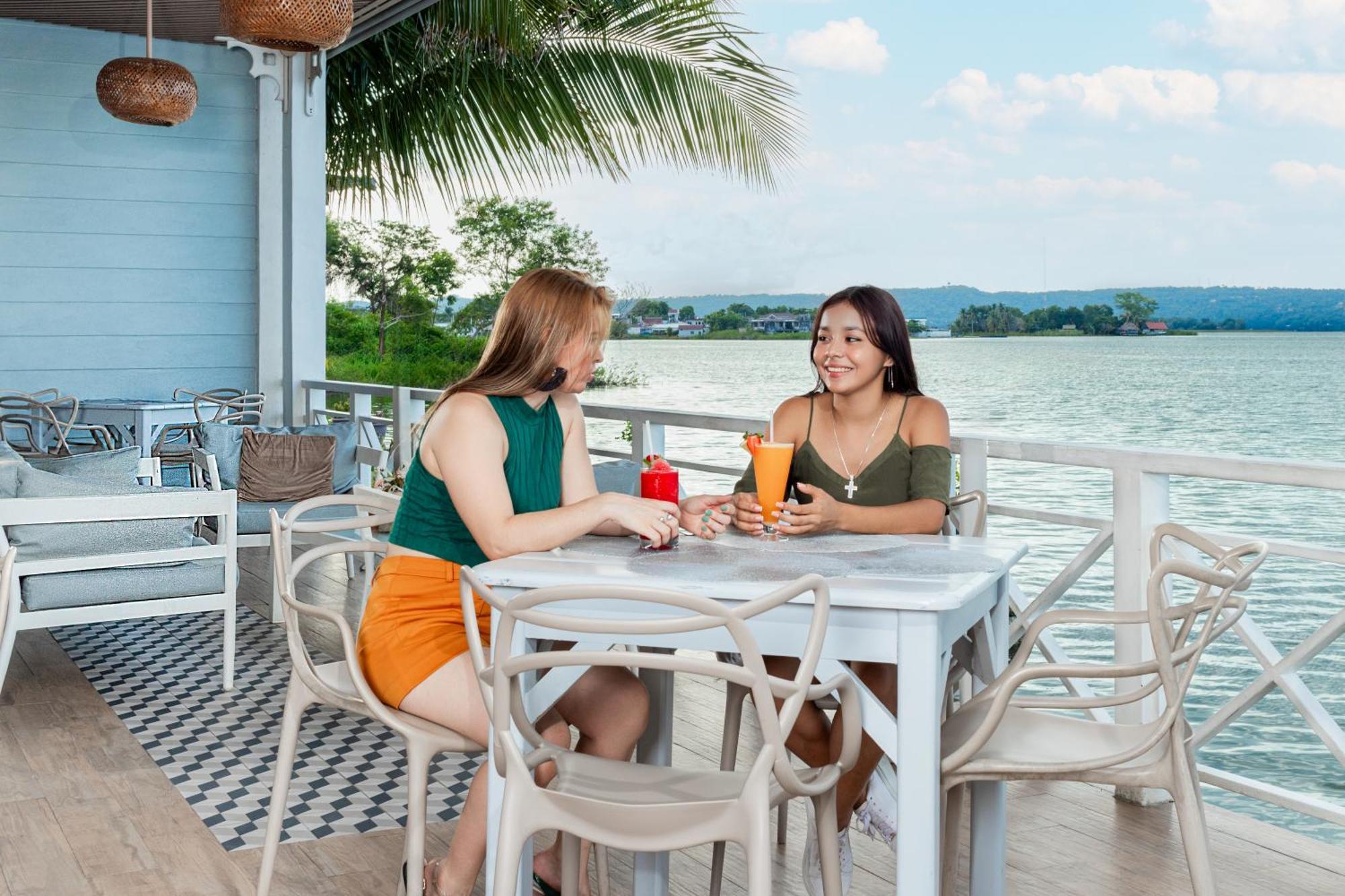 Hotel Casona Del Lago Flores Dış mekan fotoğraf