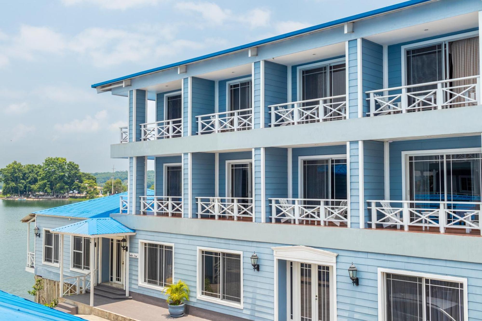 Hotel Casona Del Lago Flores Dış mekan fotoğraf