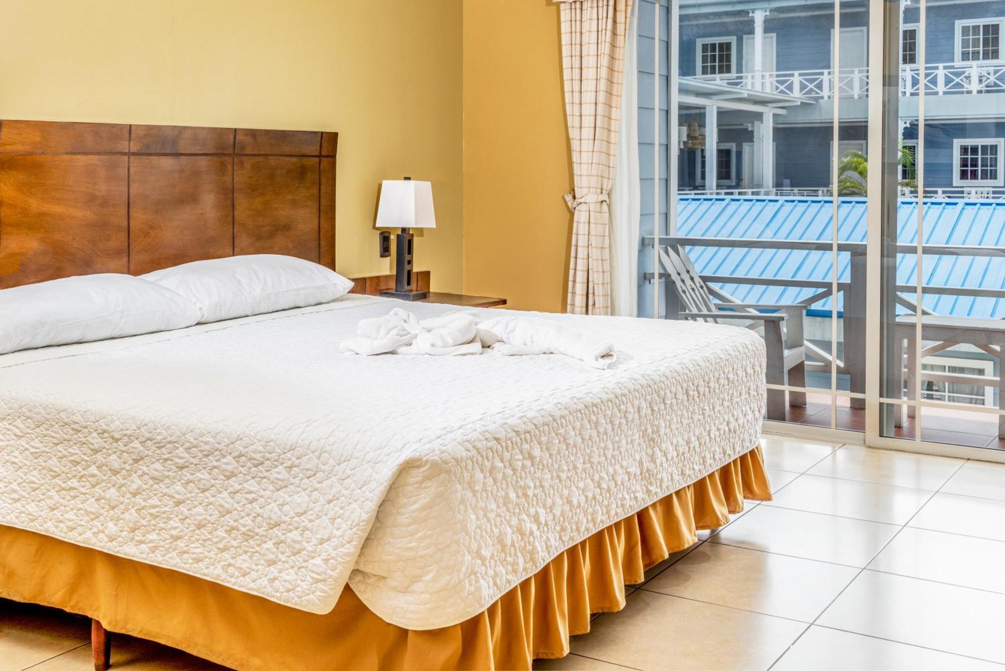 Hotel Casona Del Lago Flores Dış mekan fotoğraf
