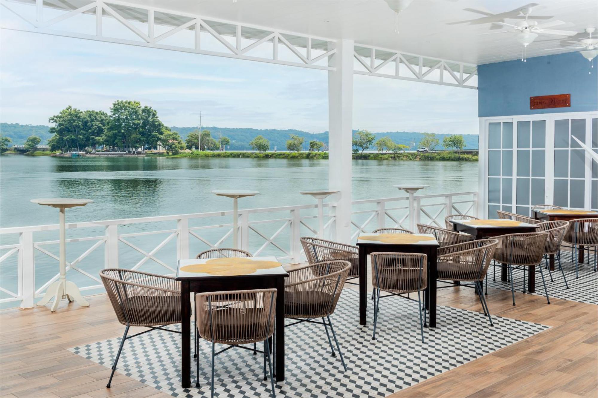 Hotel Casona Del Lago Flores Dış mekan fotoğraf