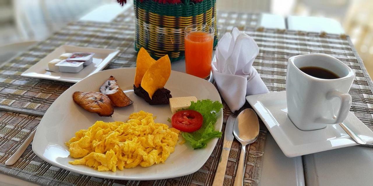 Hotel Casona Del Lago Flores Dış mekan fotoğraf